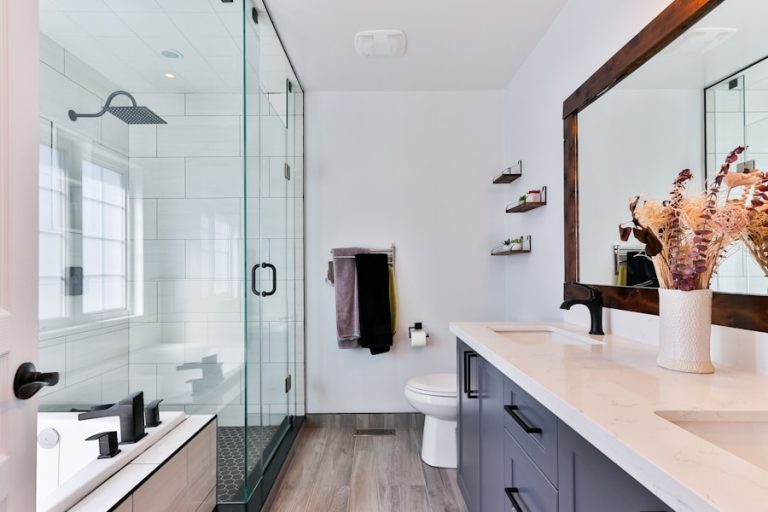 Photo "How to combine style and functionality in bathroom storage"
